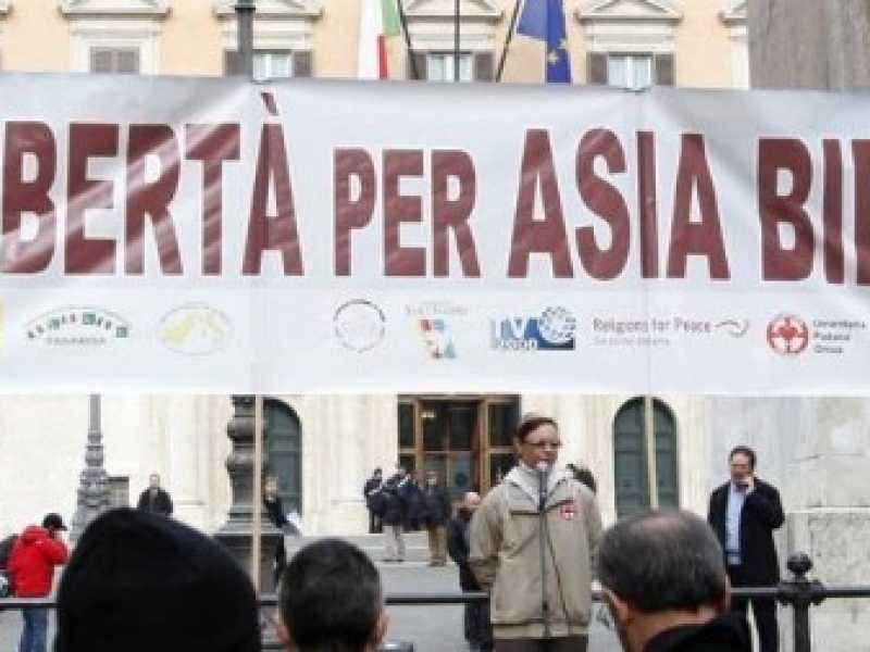 Una manifestazione a favore della liberazione di Asia Bibi (foto LaPresse)