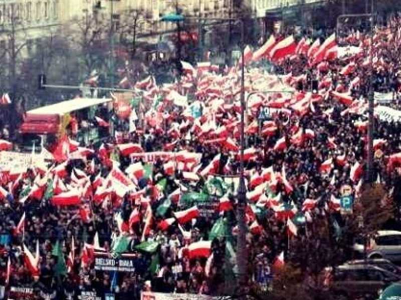 La manifestazione di Varsavia del 2017 (Foto via Facebook: Dar0s)