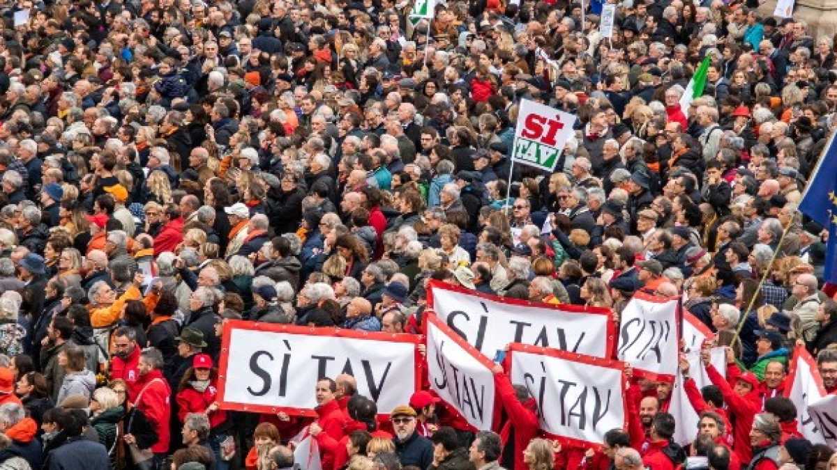 Immagine di Oltre Torino. Perché la data di scadenza del governo è legata a un tema: il lavoro