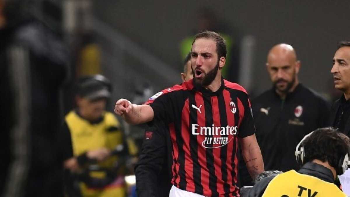 Immagine di Applauso alla sera storta (e al calcio per bene) di Gonzalo Higuain