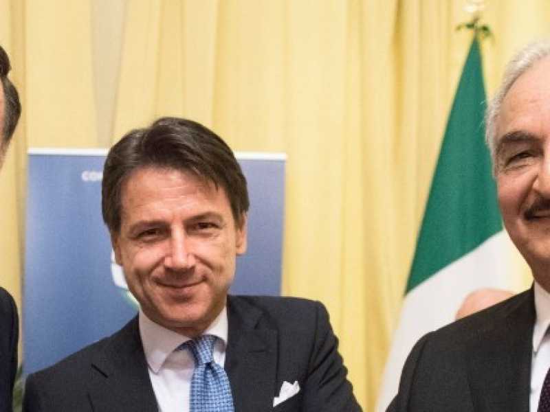 Serraj e Hafat con Conte alla conferenza di Palermo sulla Libia (foto LaPresse)