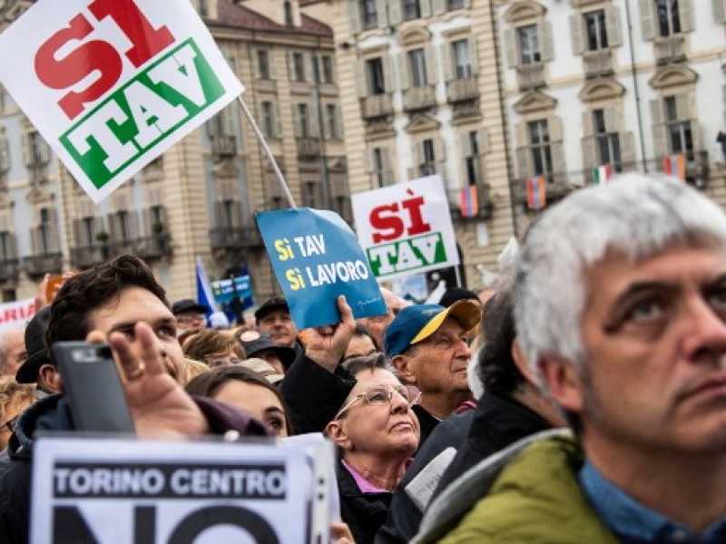 La manifestazione a favore della Tav (Foto LaPresse)