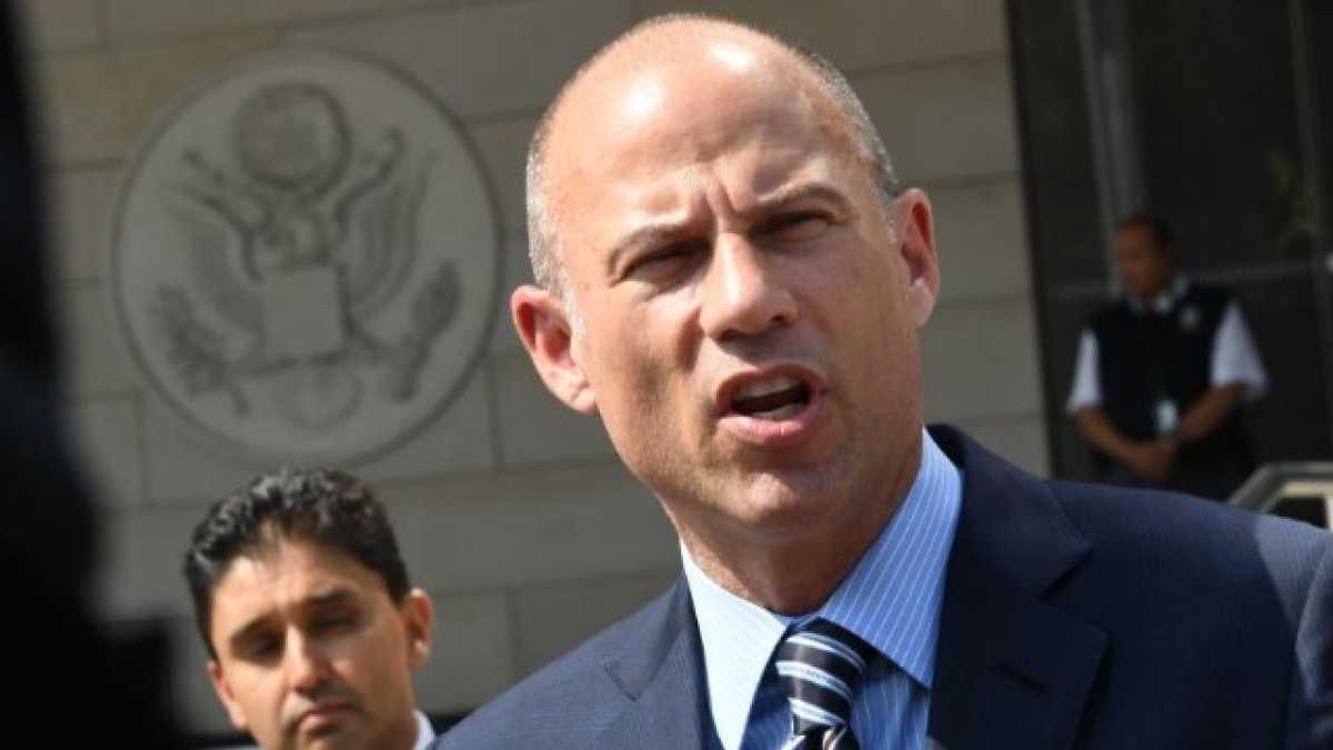 Immagine di Avenatti difende le donne da Trump e viene arrestato per le botte a una donna
