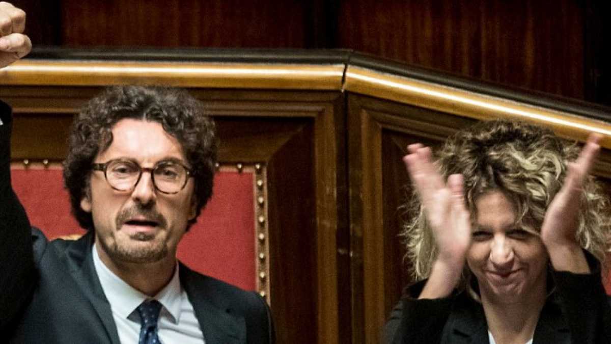 Immagine di Toninelli, l'Harpo Marx del governo