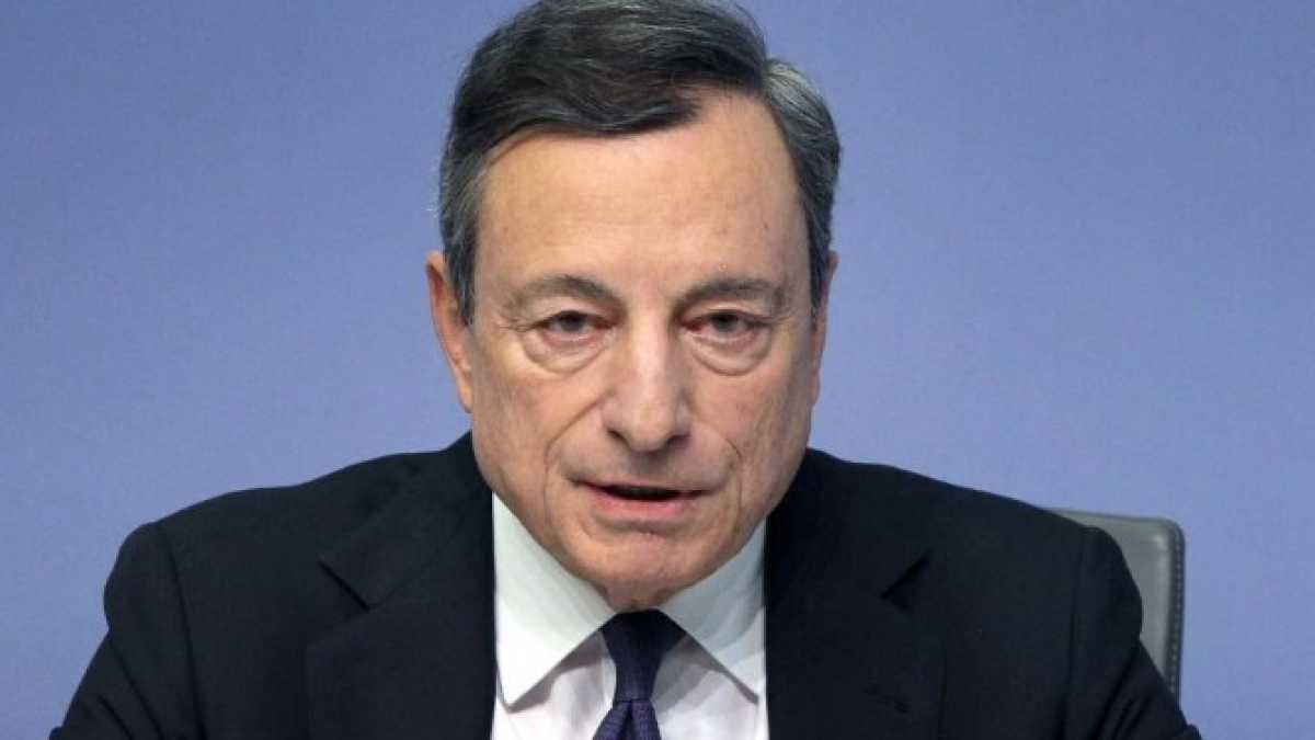 Immagine di Draghi contro l'autolesionismo gialloverde