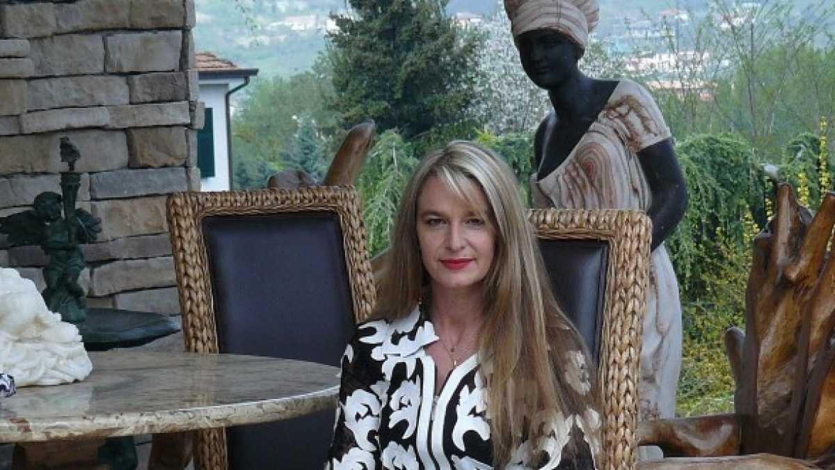 Immagine di Le ruspe, le commissioni e i diritti umani