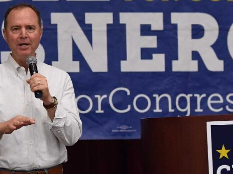 L'ex procuratore federale della California, Adam Schiff, durante un comizio per la campagna elettorale del democratico Gil Cisneros. Foto LaPresse
