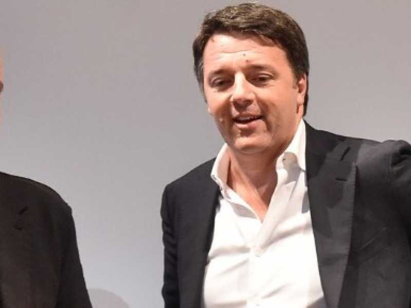 Marco Minniti e Matteo Renzi (foto LaPresse)