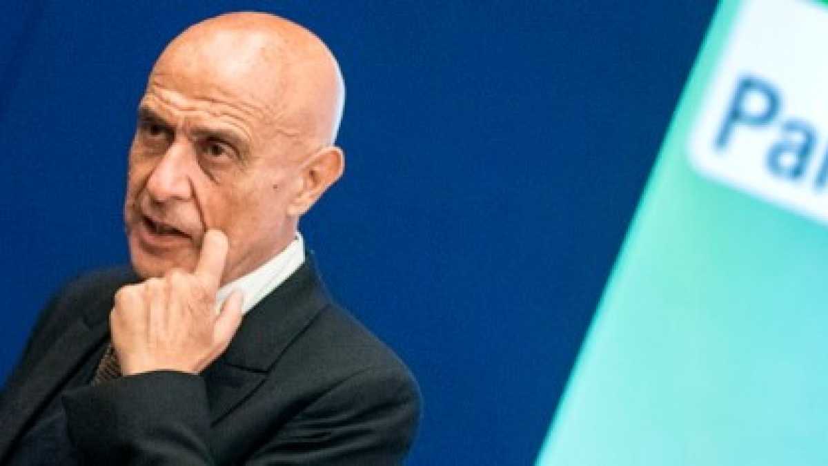 Immagine di “Serve una guida forte e autorevole”, 500 sindaci a sostegno di Minniti