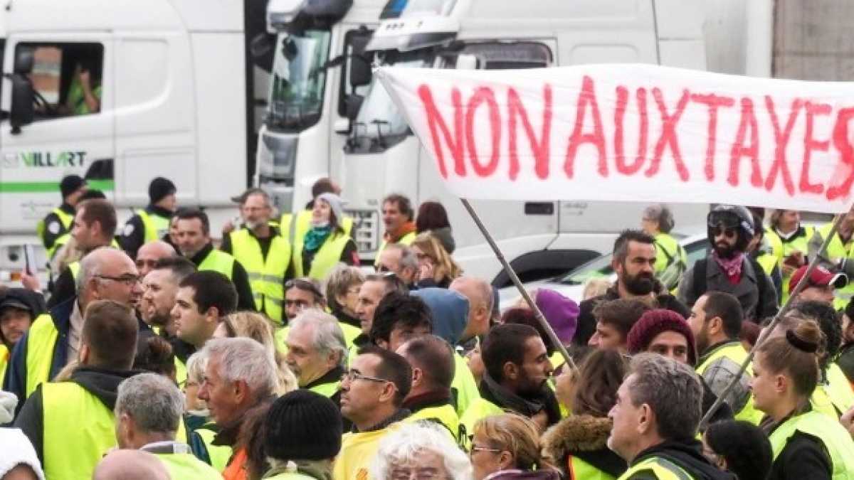 Immagine di Francia nel caos per i “gilet gialli”