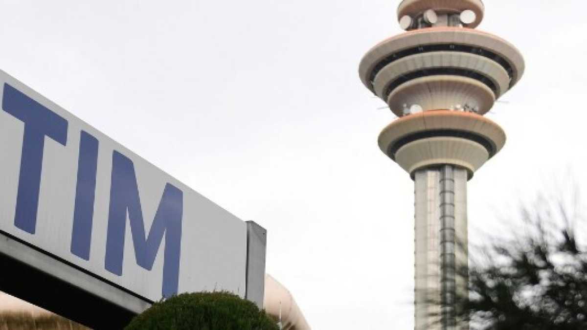 Immagine di Il rischio di creare un’Alitalia dei telefoni