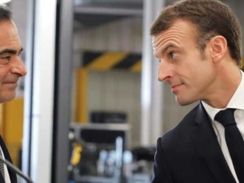 Carlos Ghosn ed Emmannuel Macron (foto LaPresse)