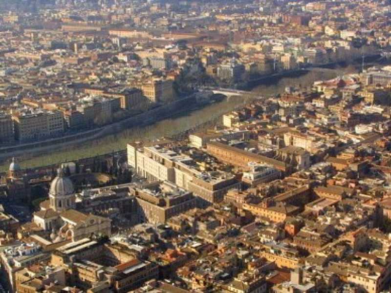 Una visione aerea di Roma (foto LaPresse)