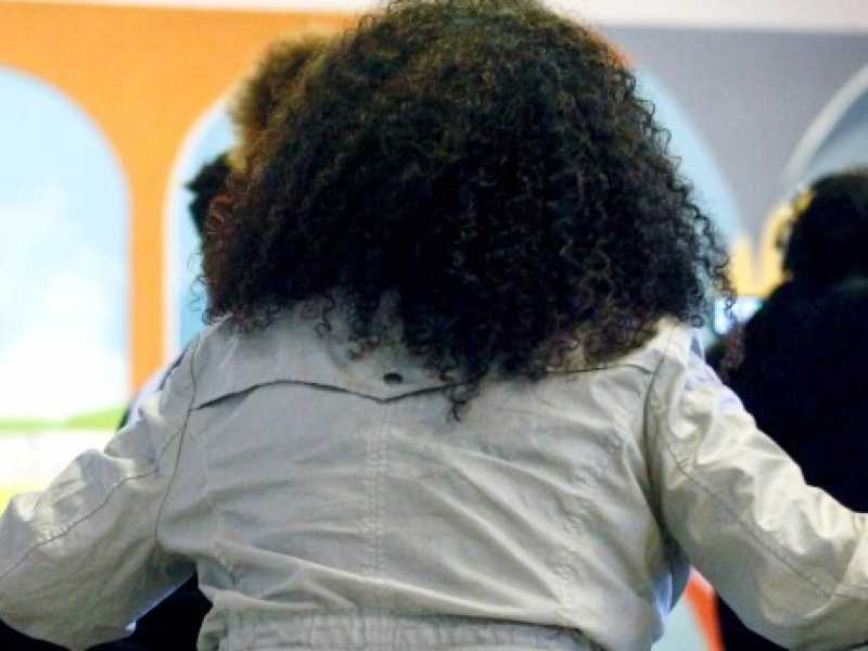 Alcuni migranti della nave Diciotti accolti dalla Caritas. Foto LaPresse