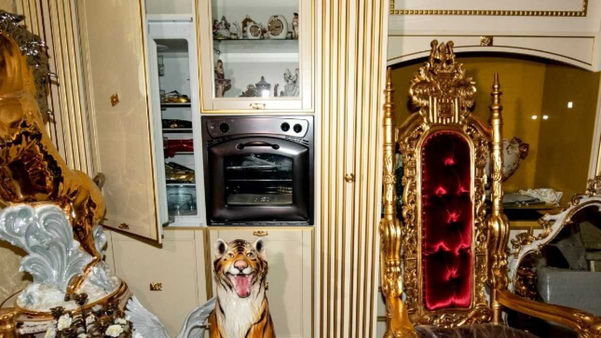 Immagine di Riconquistare le periferie coi mobili dei Casamonica