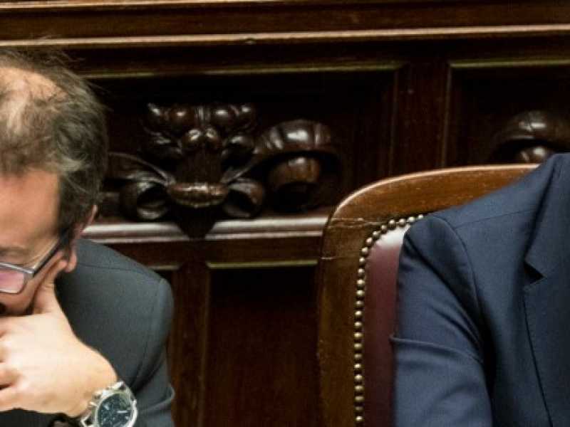 Luigi Di Maio ( a destra)  e il ministro della Giustizia, Alfonso Bonafede (foto LaPresse)