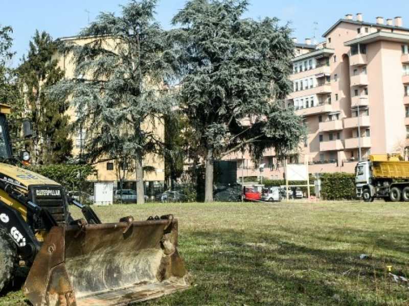 Milano, presentazione del piano di interventi sull'edilizia scolastica del comune (foto LaPresse)