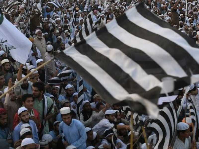 Gli estremisti islamici protestano contro l'uscita di Asia Bibi (Foto LaPresse)