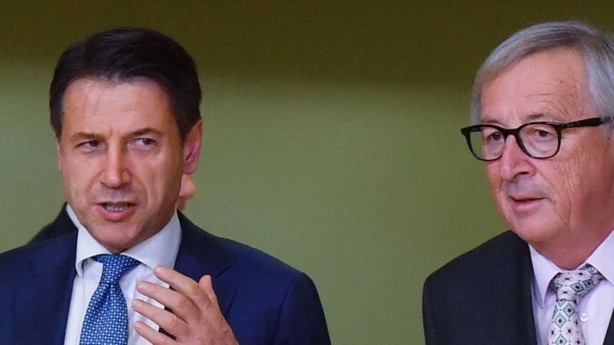 Immagine di Spread in calo. La Borsa scommette sull'accordo Italia Ue