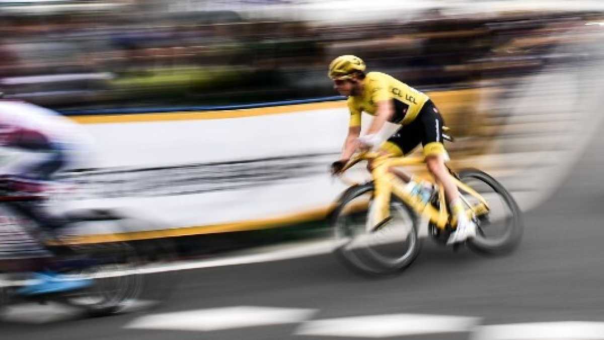 Immagine di Il ciclismo non è utopia (o forse sì). Corse e rincorse di Bidon