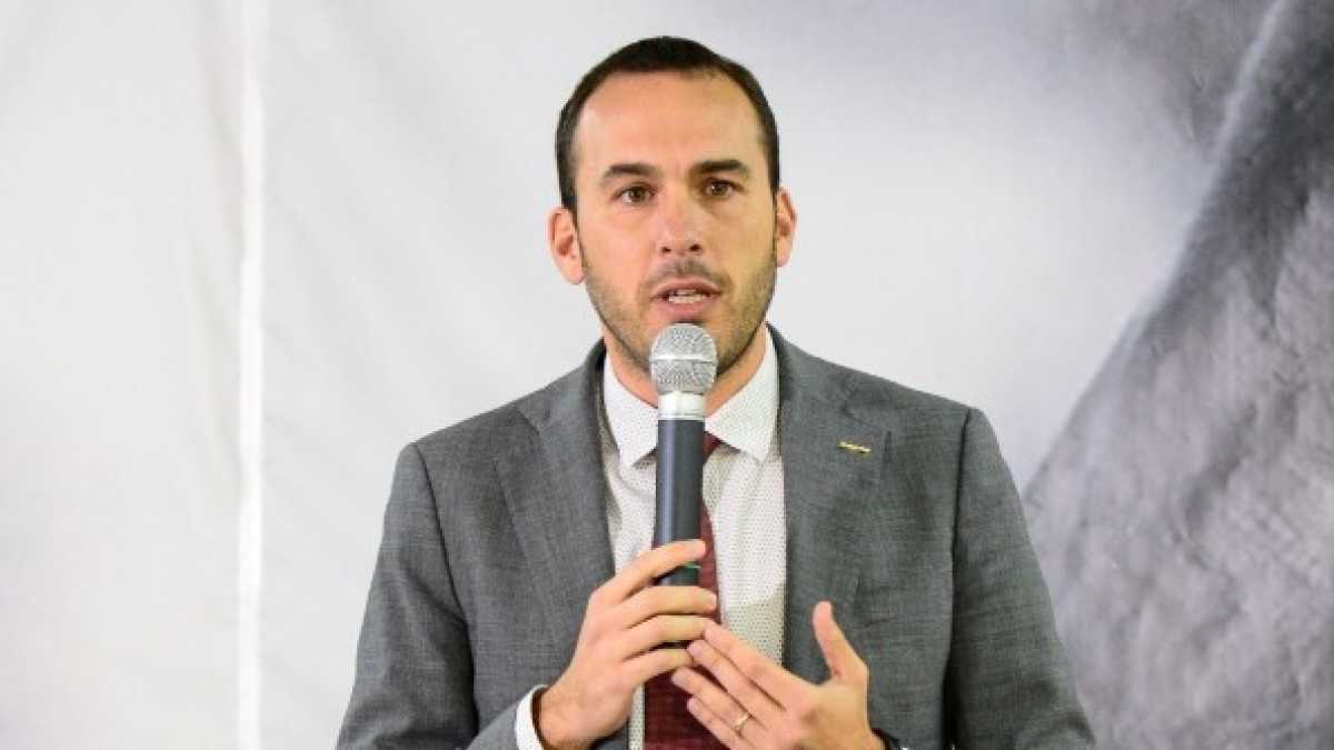 Immagine di “Chiara violazione russa”, dicono i grillini. Imbarazzo della Lega