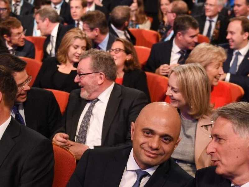 Ministri e deputati del Partito conservatore alla conferenza di Birmingham lo scorso settembre (Foto LaPresse)