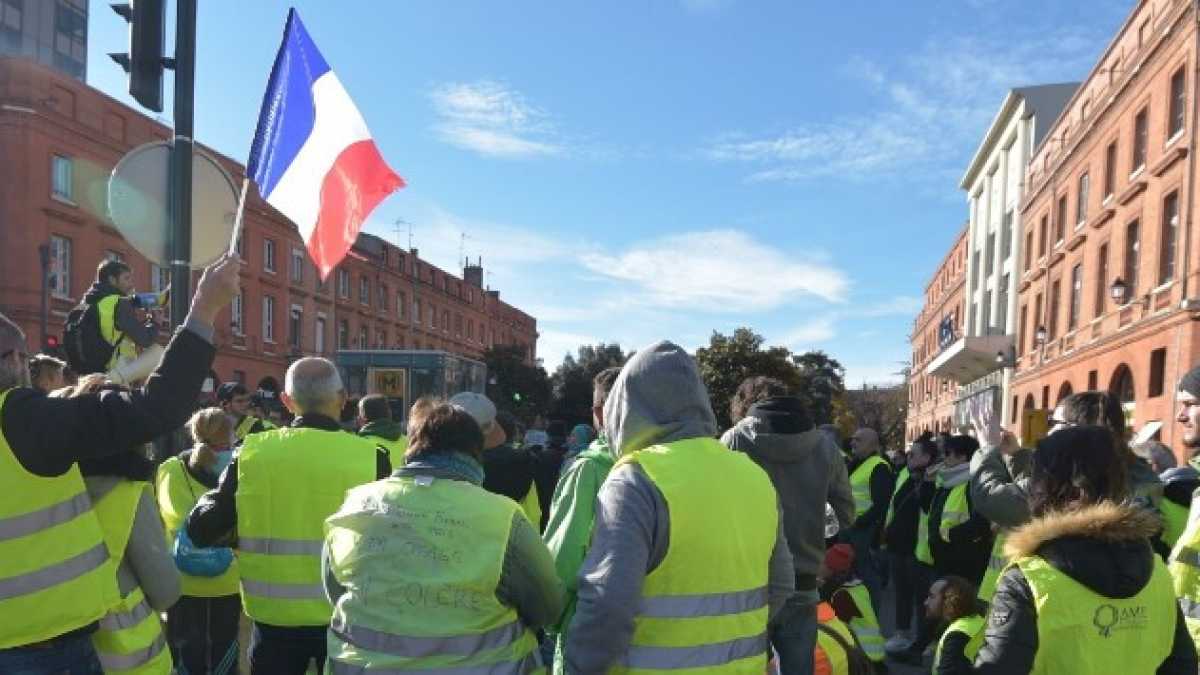Immagine di C’è una fronda dentro ai gilet gialli: stesso colore ma sa di limone