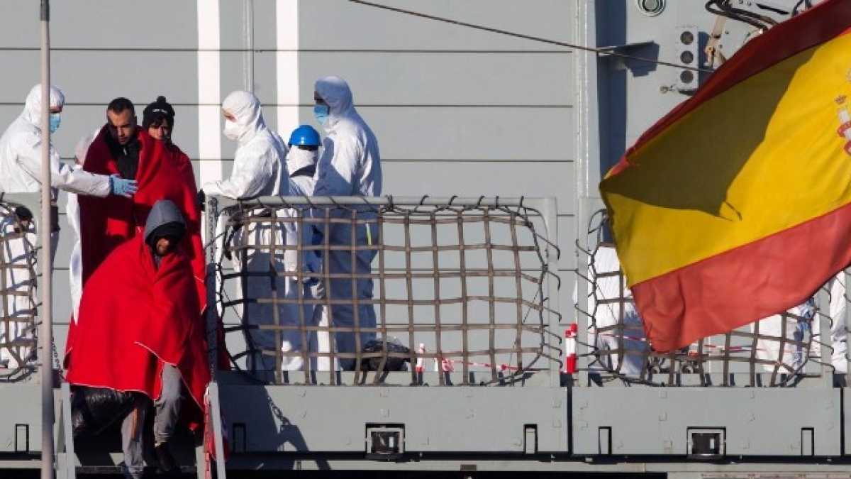 Immagine di Anche Sanchez ora comincia a respingere i migranti