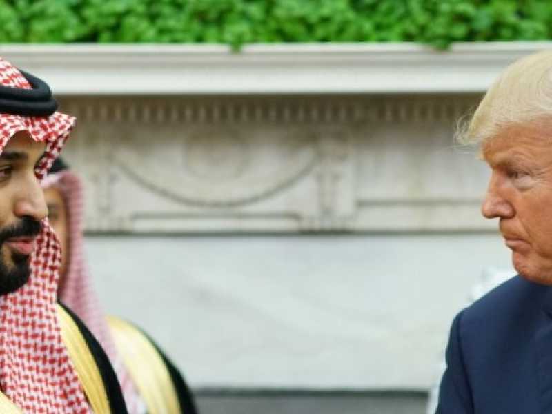 Donald Trump con Mohammed bin Salman (foto LaPresse)