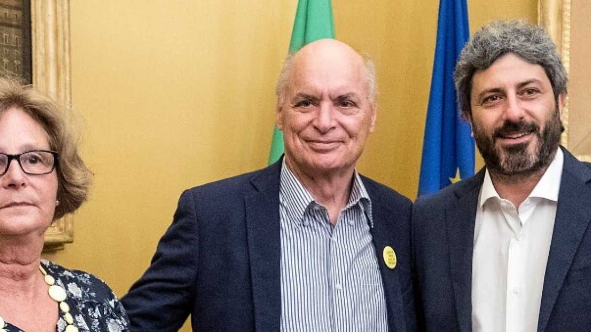 Immagine di La politica estera fai da te di Roberto Fico