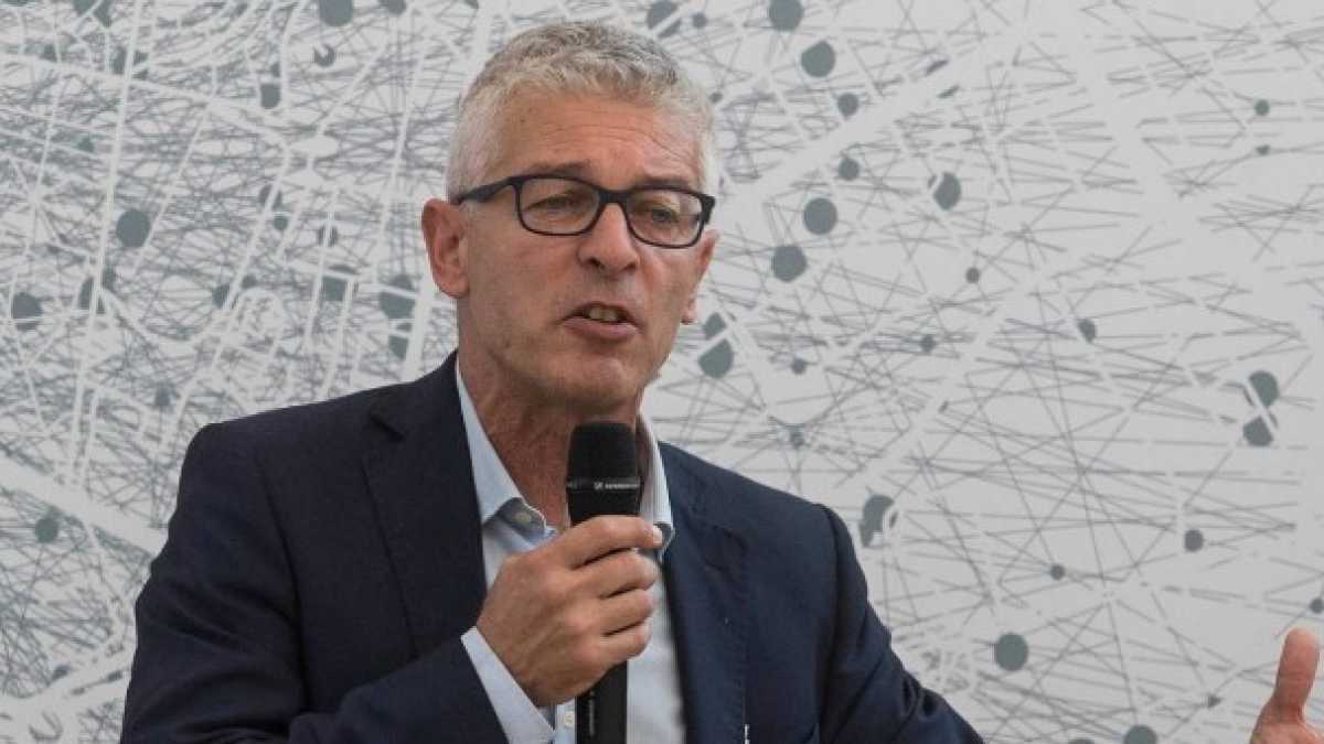 Immagine di Il grillino Morra contro Sandra Lonardo e il sinedrio della D’Urso per la Turina