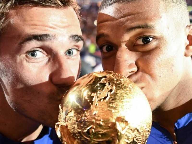 I veri santi contemporanei sono Griezmann e Mbappé