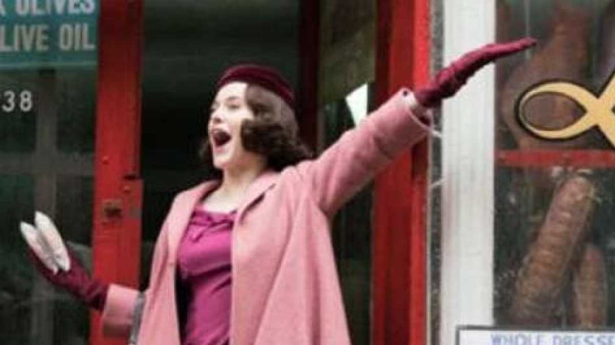 Immagine di Per la seconda stagione di Mrs Maisel lo stand up comedy si fa francese