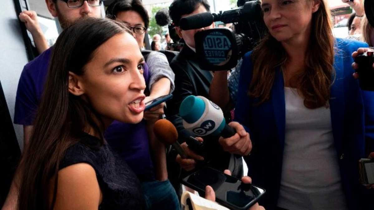 Immagine di Alexandria Ocasio-Cortez è l’altra faccia del populismo trumpiano