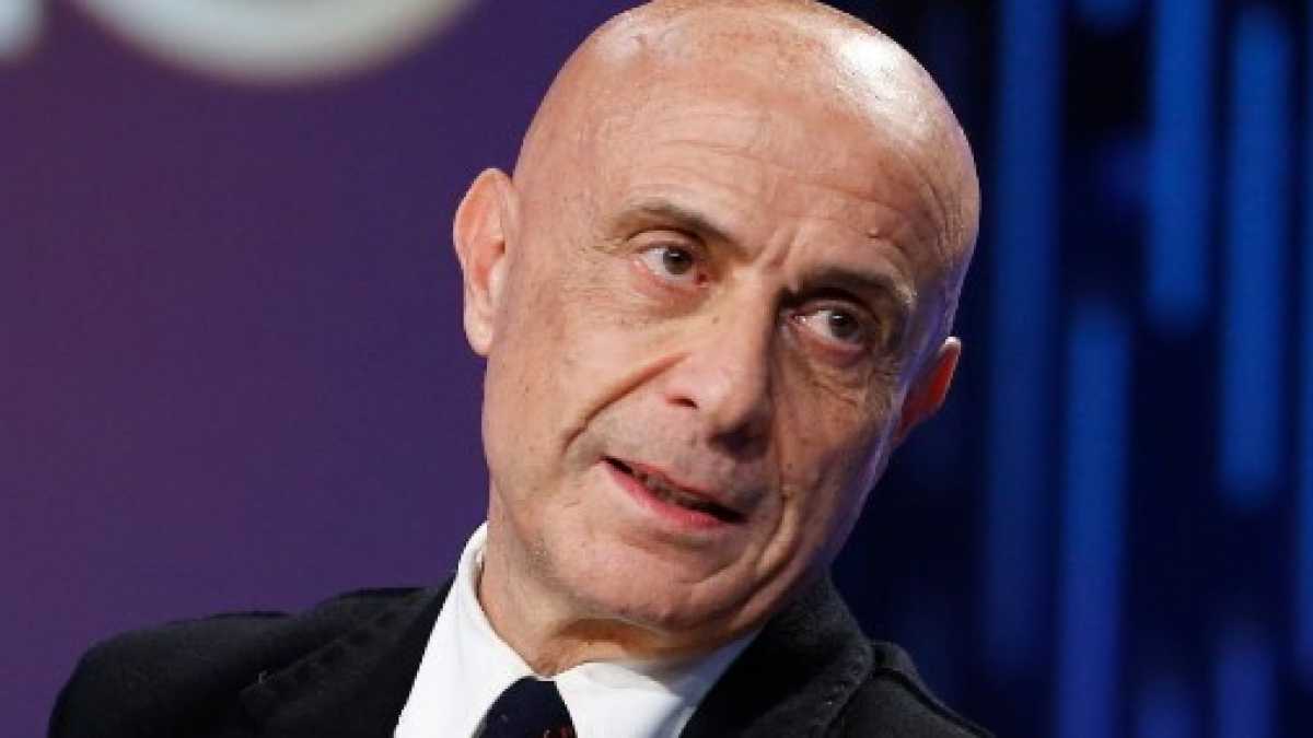 Immagine di Minniti si ritira dalla corsa alla segreteria del Pd