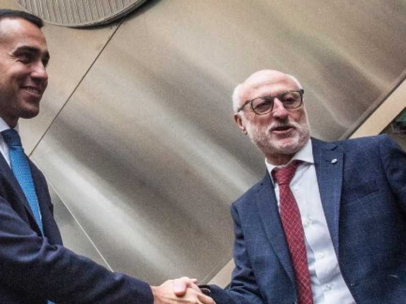 Luigi Di Maio e Daniele Vaccarino (foto Imagoeconomica)