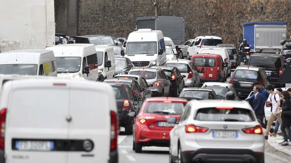 Immagine di Il governo in confusione sull'ecotassa e il partito di Renzi