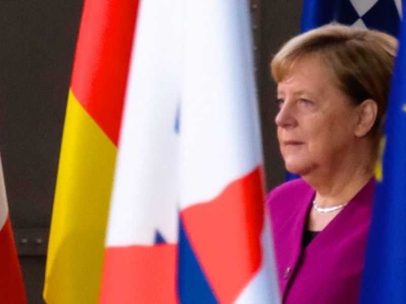 La cancelliera tedesca Angela Merkel. Domani verrà eletto il suo successore alla guida della Cdu (Foto Imagoeconomica)