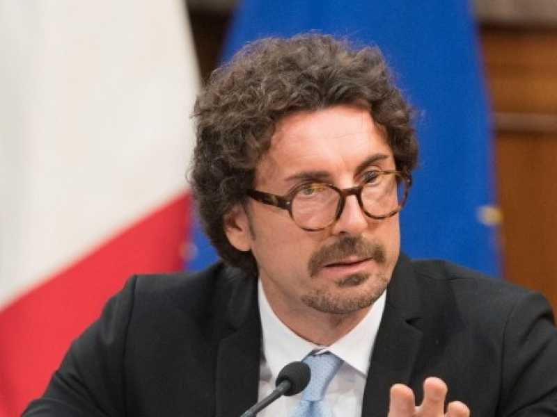 Il ministro dei trasporti del M5s Danilo Toninelli (Foto LaPresse)