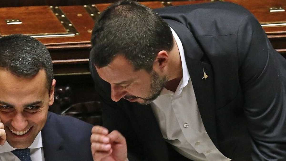 Immagine di Salvini si tiene stretto Di Maio per paura del “ribaltone del Presidente”