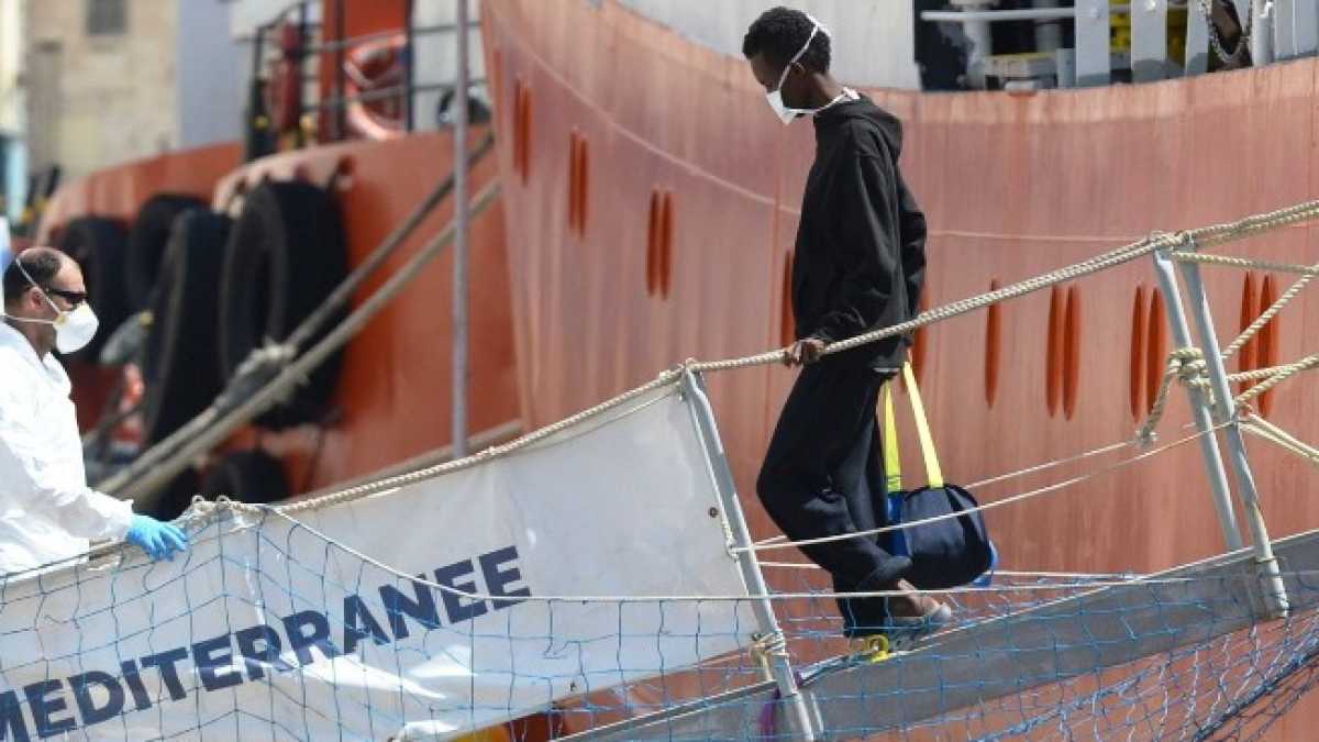 Immagine di Le fake news di Salvini affondano Aquarius