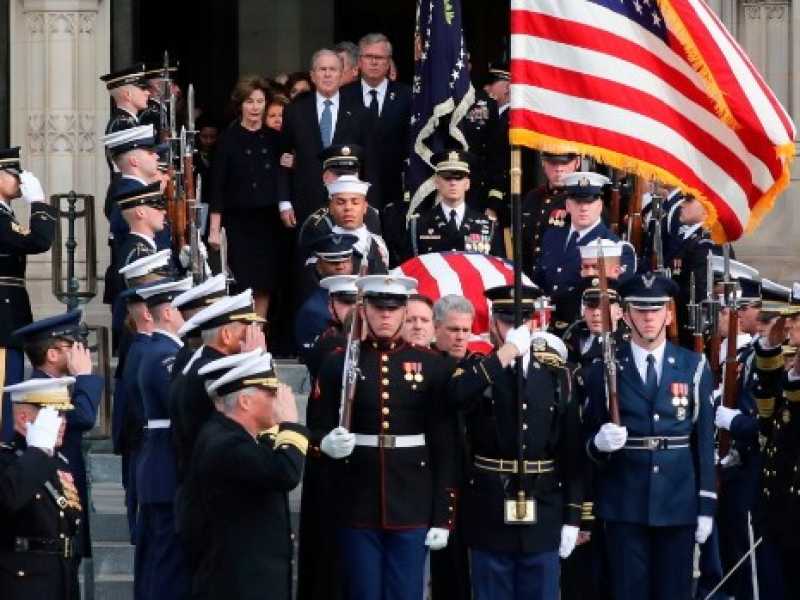 I funerali dell'ex presidente americano George Bush (Foto LaPresse)