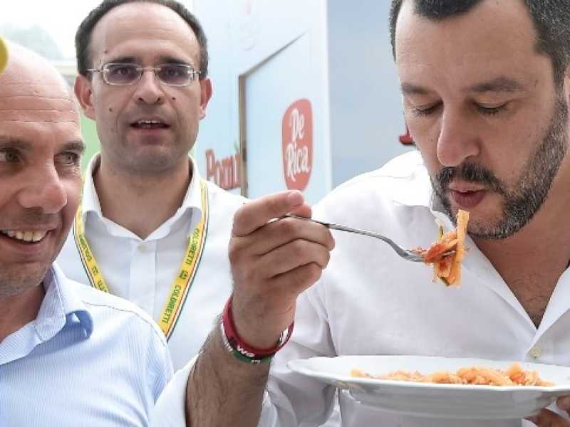 Altro che pubblicità, le aziende sono terrorizzate dagli spot di Salvini