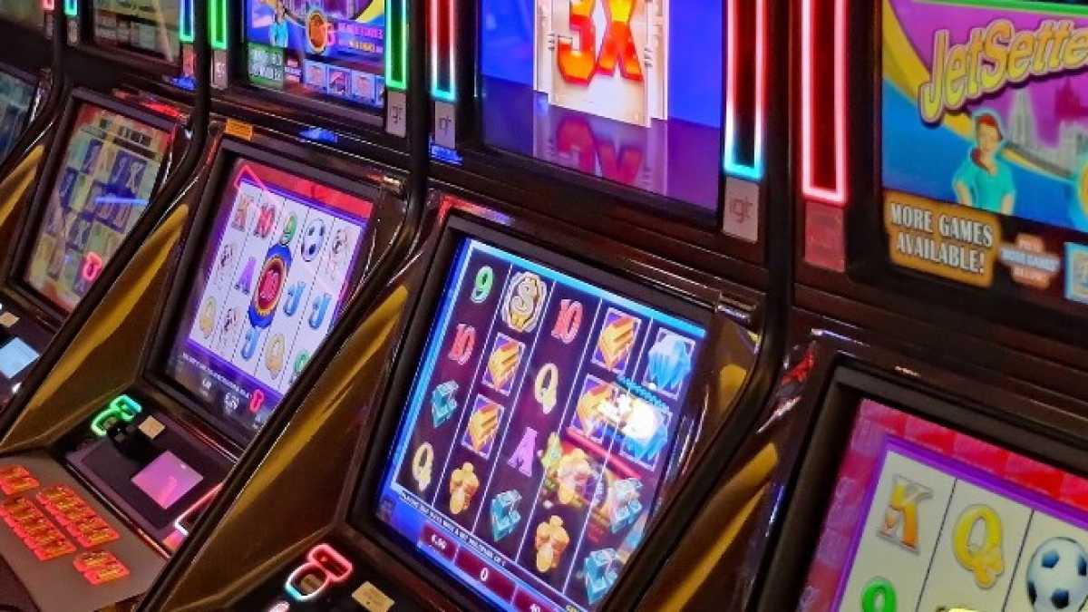 Immagine di La ludopatia può attendere. Ecco la proroga dei contratti di pubblicità dei giochi d'azzardo