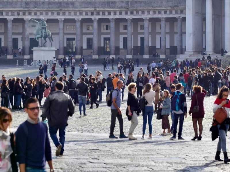 I donatori di midollo accorsi per aiutare il bimbo malato affetto da Hlh, a Napoli (foto LaPresse)