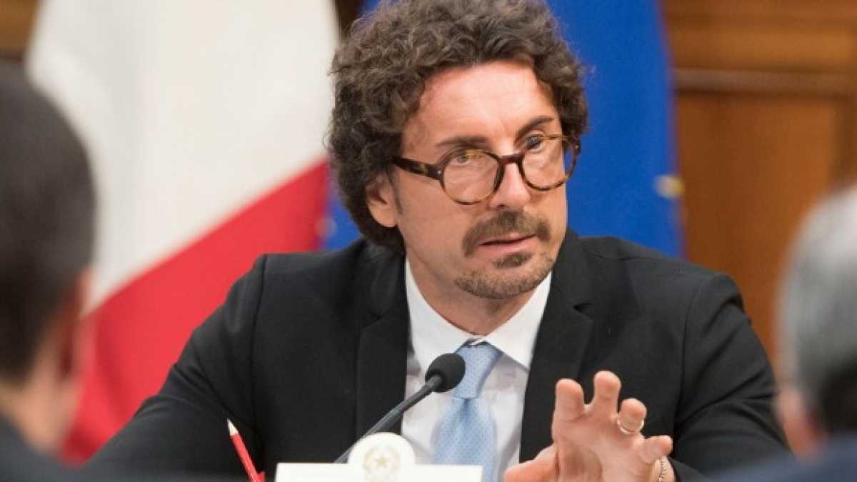 Immagine di Il Terzo Panico di Toninelli