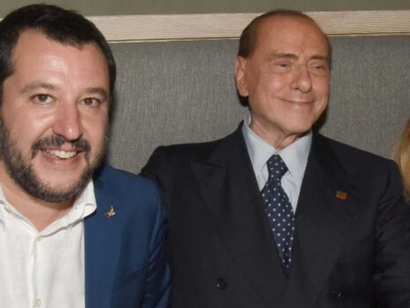 La coalizione di centrodestra: Matteo Salvini, Silvio Berlusconi e Giorgia Meloni (Foto LaPresse)
