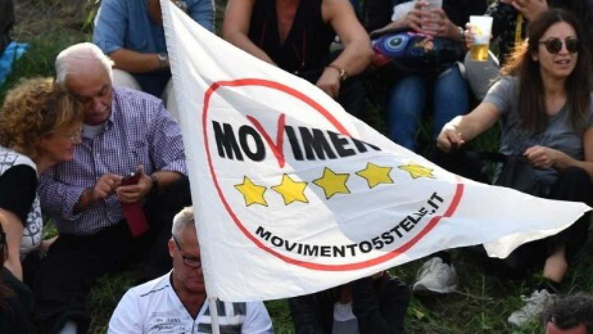 Immagine di Amici grillini, pagate!