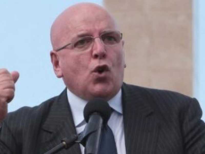 Il governatore della regione Calabria, Mario Oliverio (foto LaPresse)