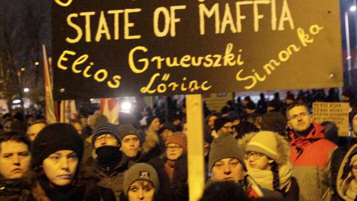 Immagine di La vittoria dei mediatori sulla manovra gialloverde e le proteste in Ungheria